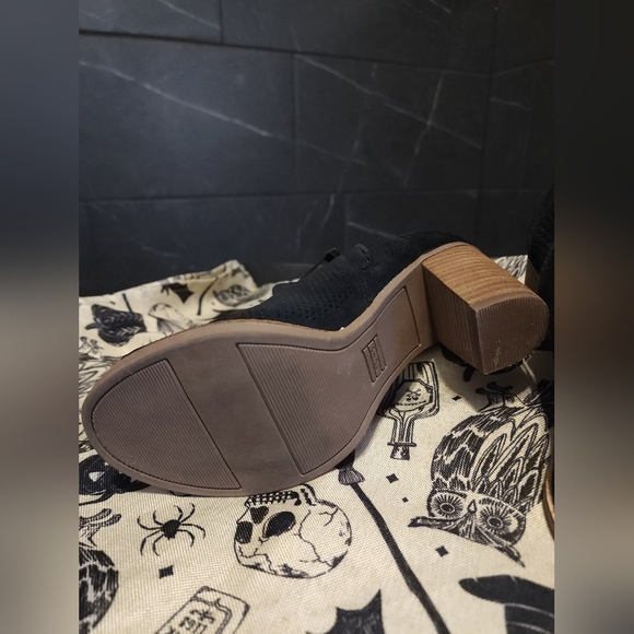 Tom's Open Toe heels - Picture 2 of 3